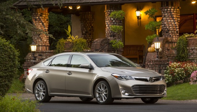 Toyota Avalon 2013-3.jpg